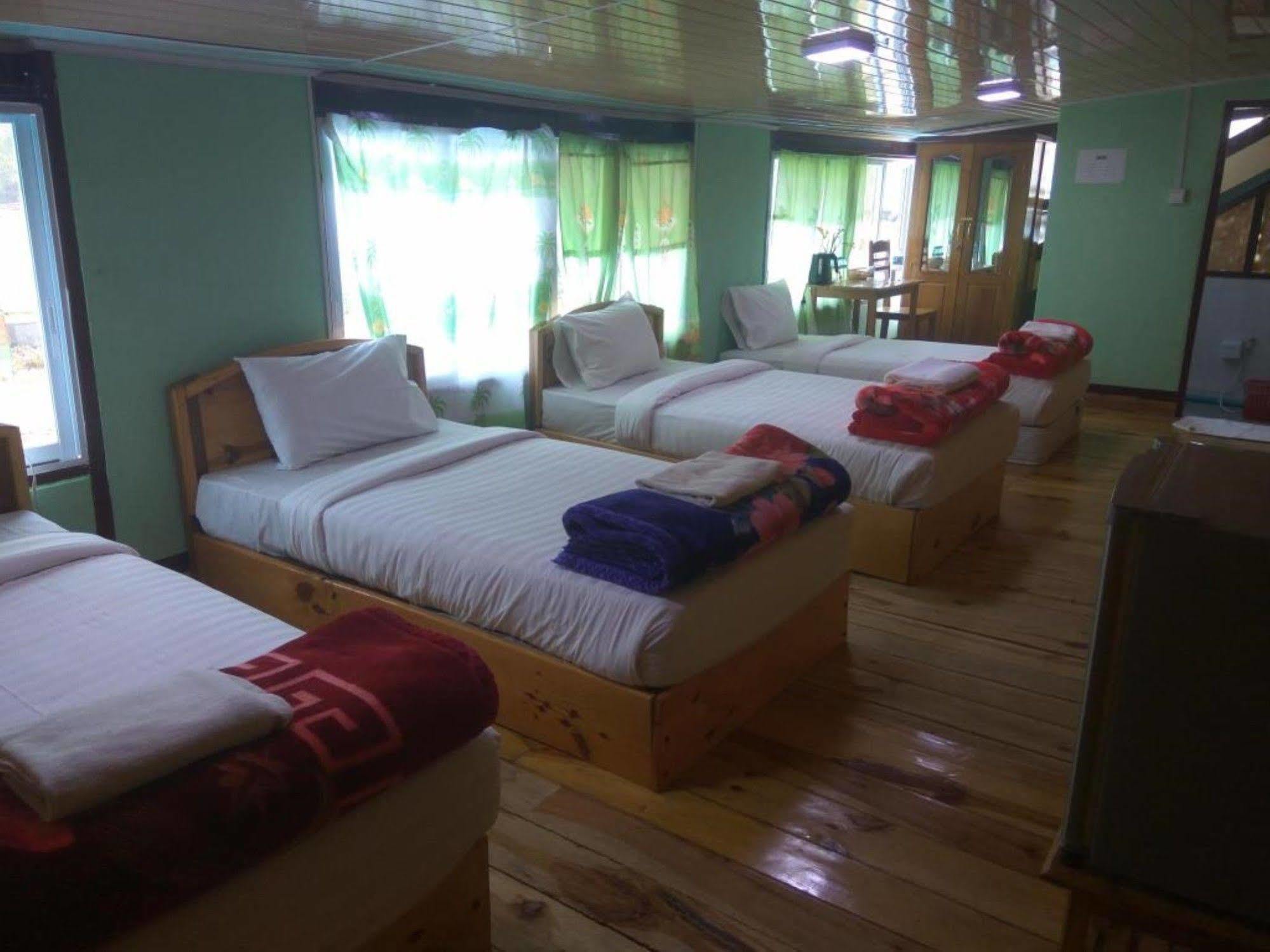 Railroad Hotel Kalaw Luaran gambar