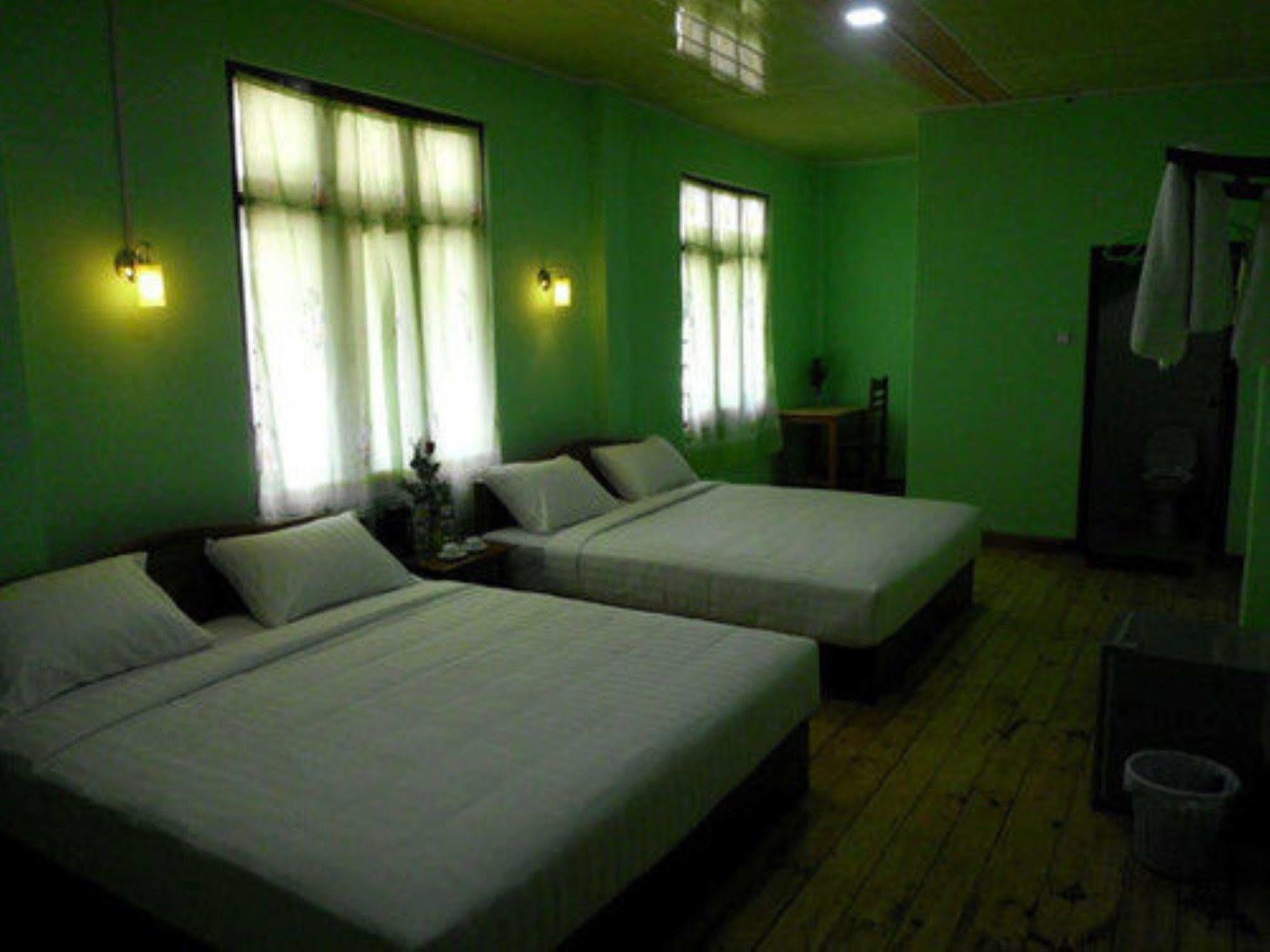Railroad Hotel Kalaw Luaran gambar
